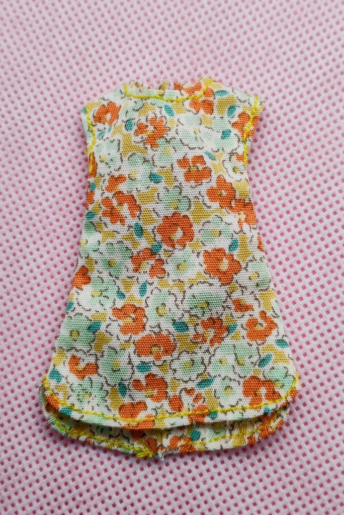 1/12 黄色い花柄ワンピース