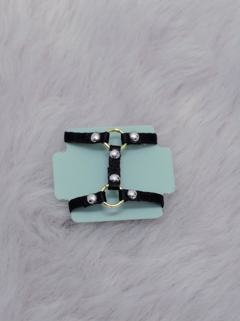 太ももの飾りベルト