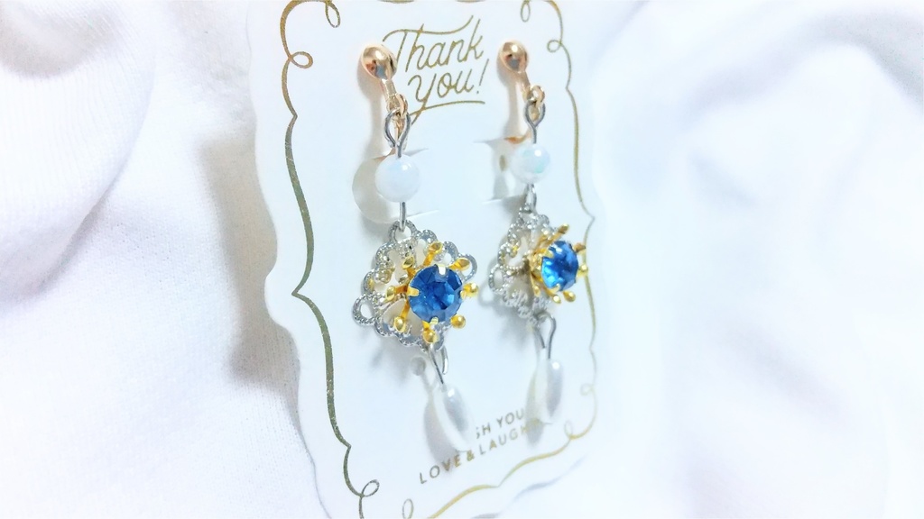 青の花咲きイヤリング