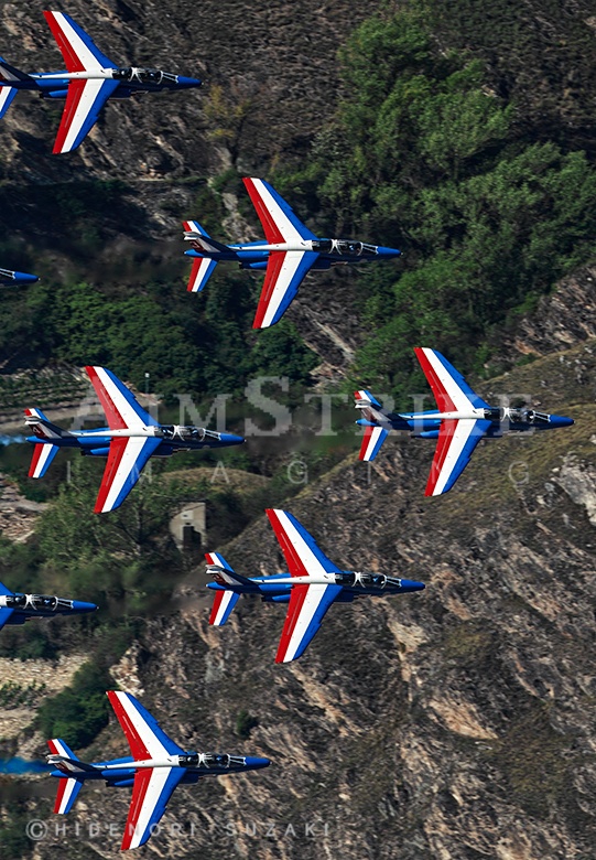 Look down to full aerobatic display between mountains
