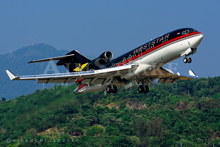 ex Trump Force One 727 airborne from R/W21
