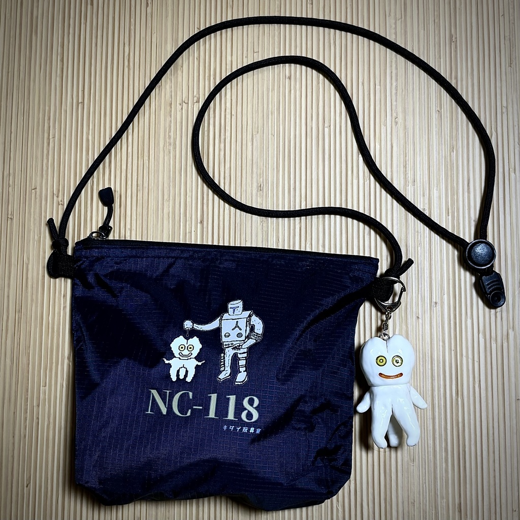 ライトナイロン サコッシュ (デンタロリアンNC-118)とハイミンキーホルダーのセット