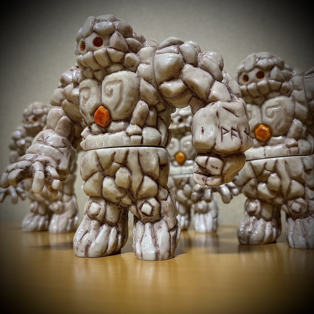 ロックスリィ「鍾乳石」（部分蓄光）