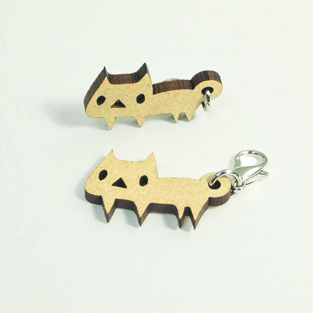 フックチャーム<木製ネコ>【1個】(あんしんBOOTHパック(匿名)で自宅から発送)