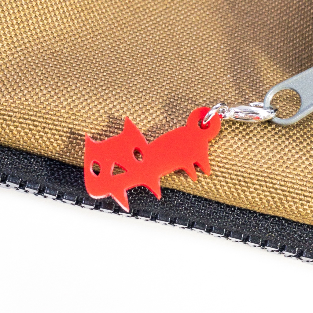 フックチャーム＜赤ネコ＞【1個】(あんしんBOOTHパック（匿名）で自宅から発送【送料一律370円】)