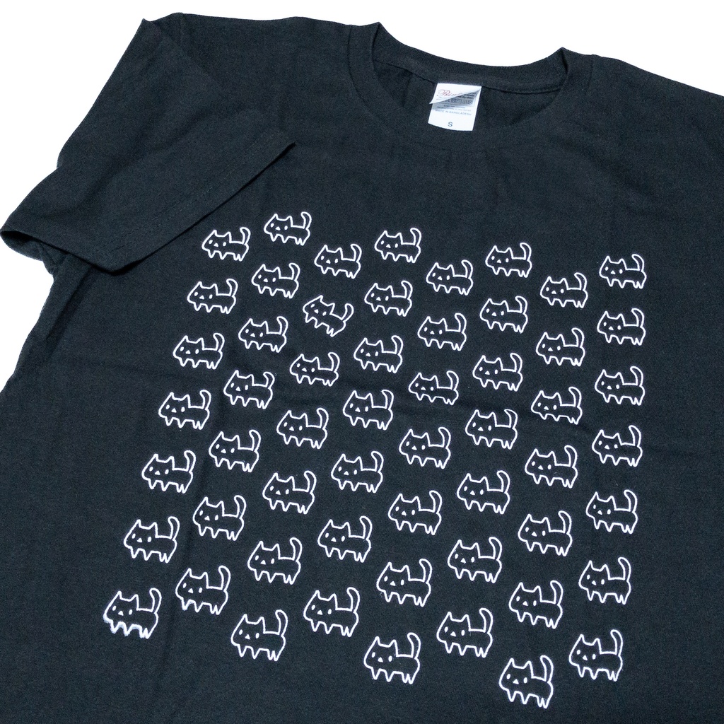 <綿100%(本体)>【Sサイズ】ネコいっぱいTシャツ(BOOTHパック(匿名)で自宅から発送)