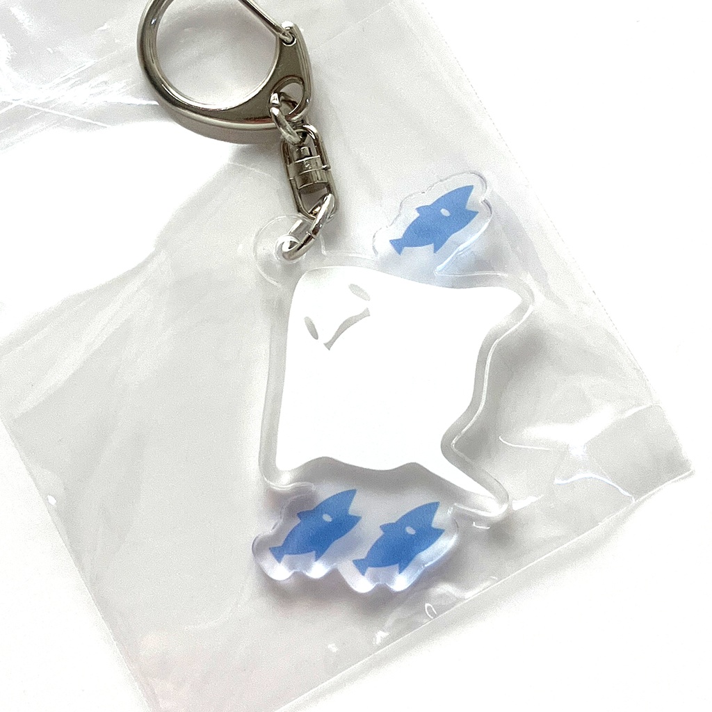 エイと魚アクリルキーホルダー(あんしんBOOTHパック(匿名)で自宅から発送)