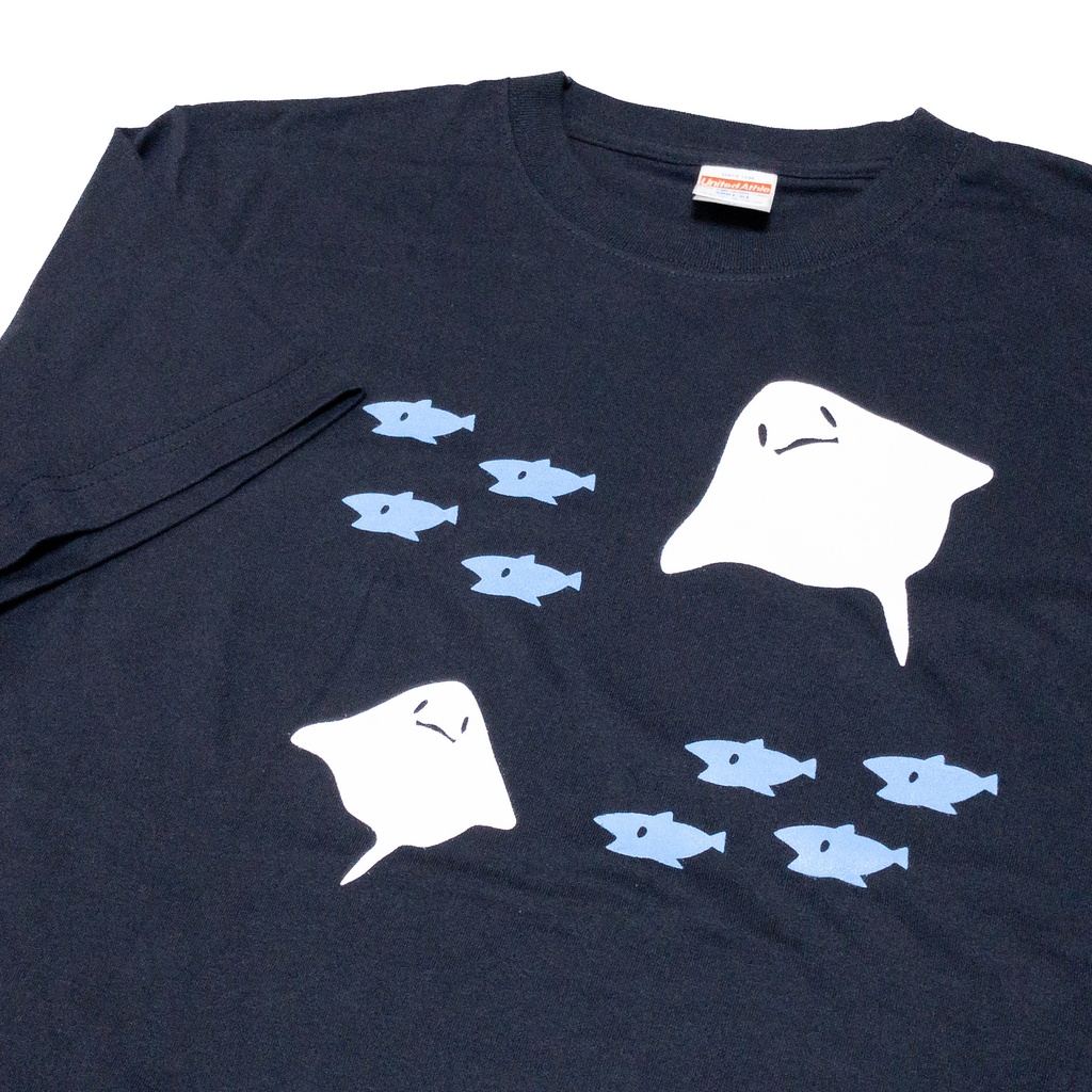 <綿100%>【Mサイズ】エイと魚 Tシャツ(BOOTHパック（匿名）で自宅から発送)