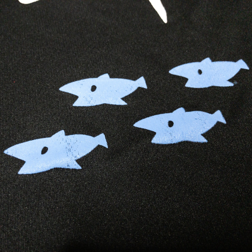 ★アウトレット★<速乾ドライ>【Mサイズ】エイと魚 Tシャツ【ブラック】(BOOTHパック(匿名)で自宅から発送)