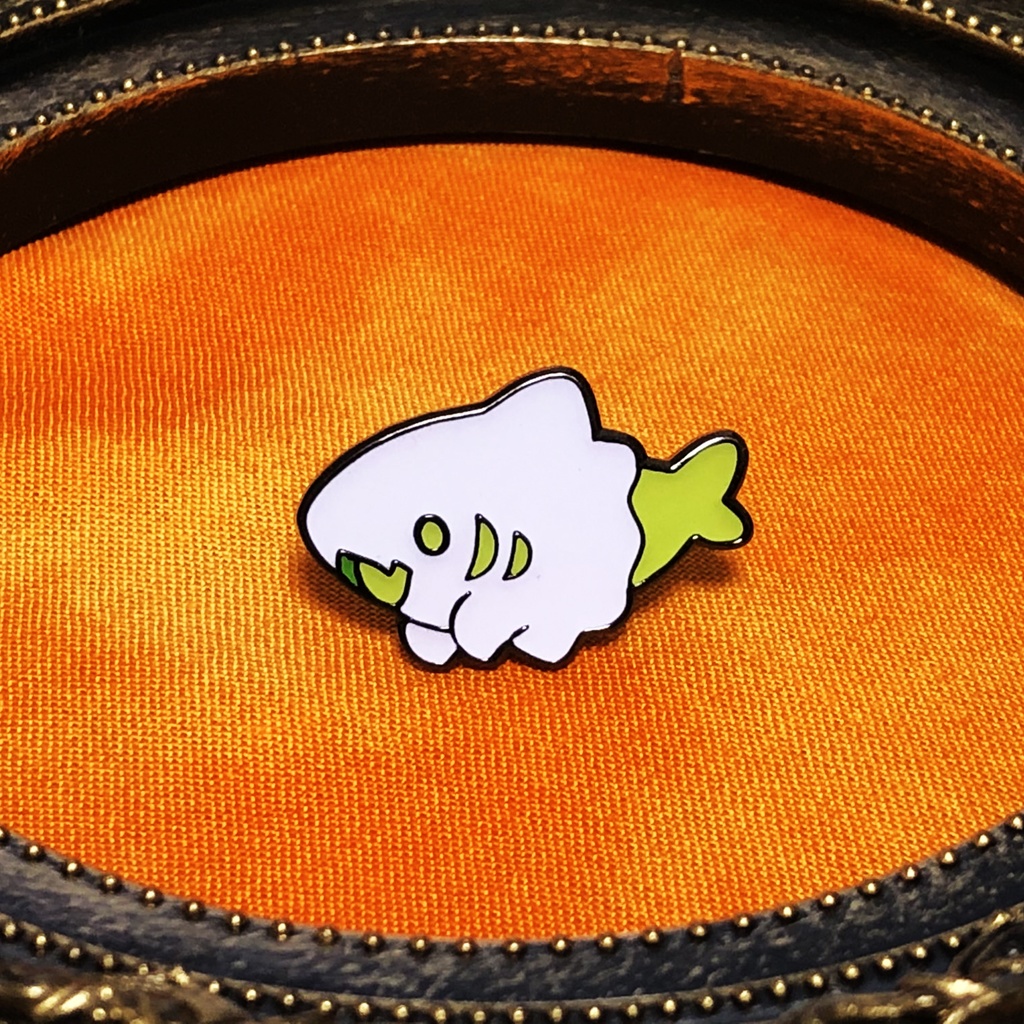 NEW!【AWH】さめおばけ ピンバッジ 全4色