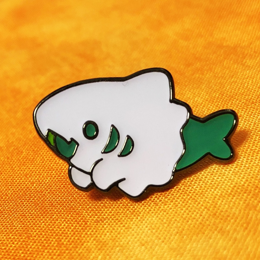 NEW!【AWH】さめおばけ ピンバッジ 全4色