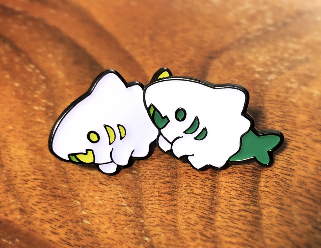 NEW!【AWH】さめおばけ ピンバッジ 全4色