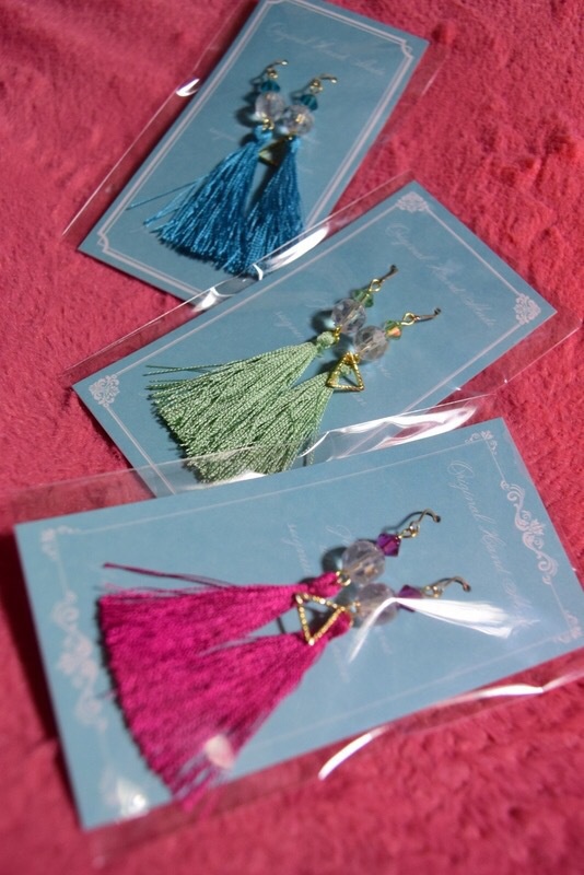 キャラクターイメージカラータッセルピアス/イヤリング