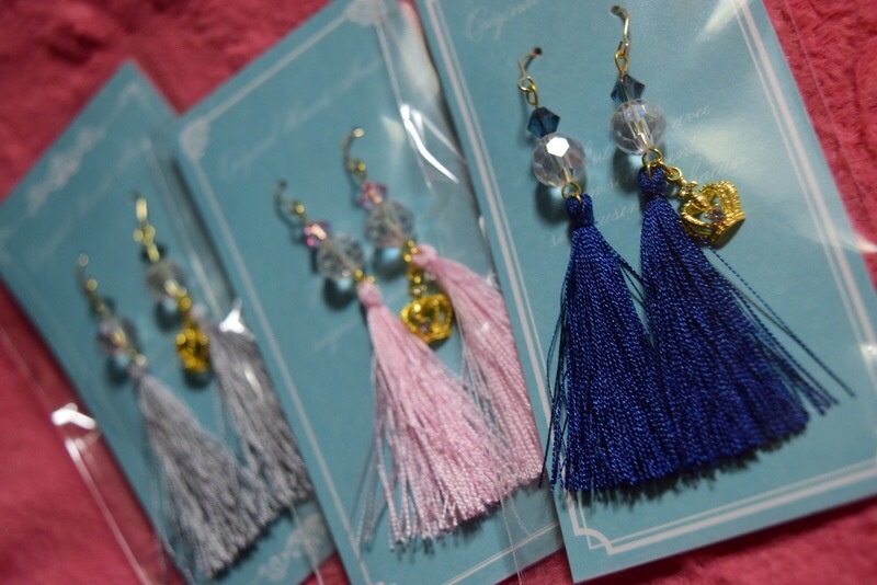 キャラクターイメージカラータッセルピアス/イヤリング