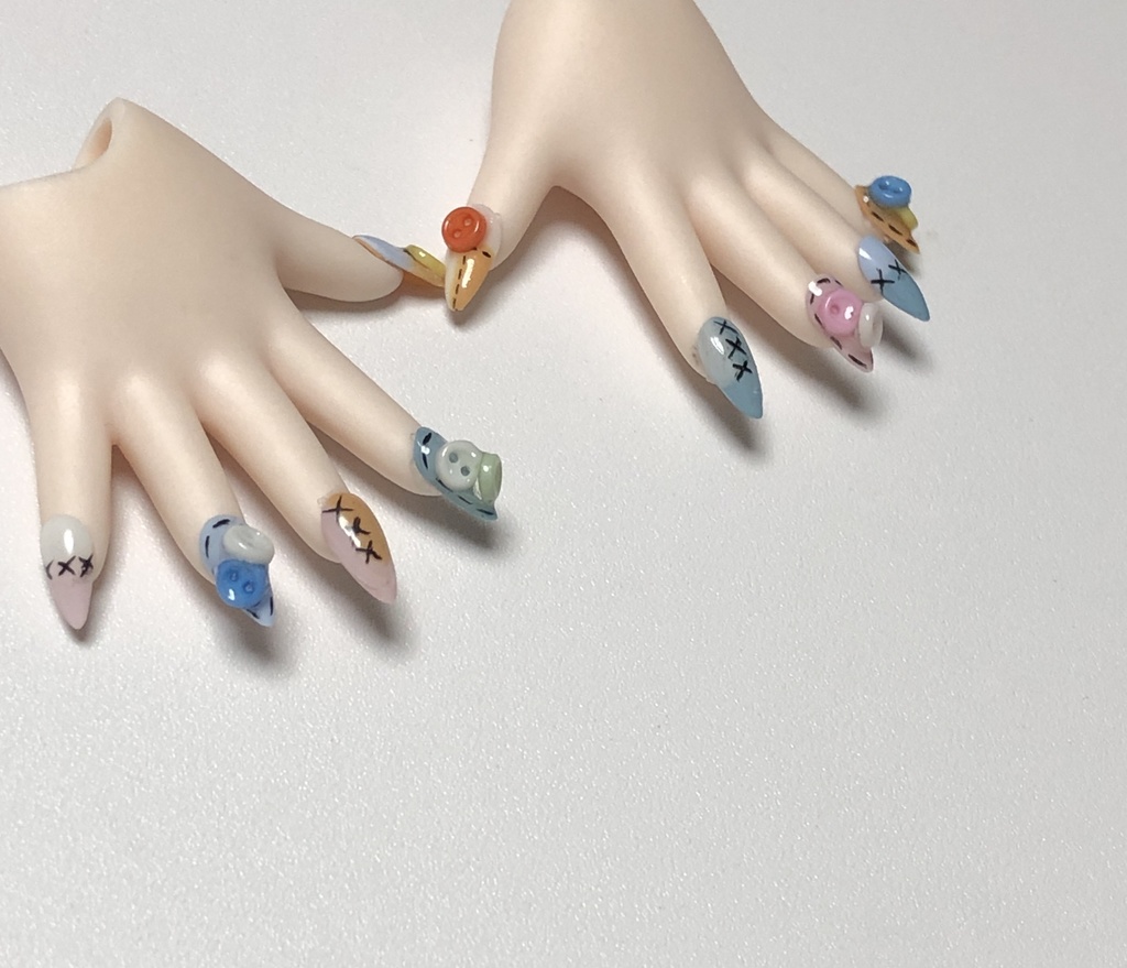 No-32ドール用ボタンデザインネイルチップ