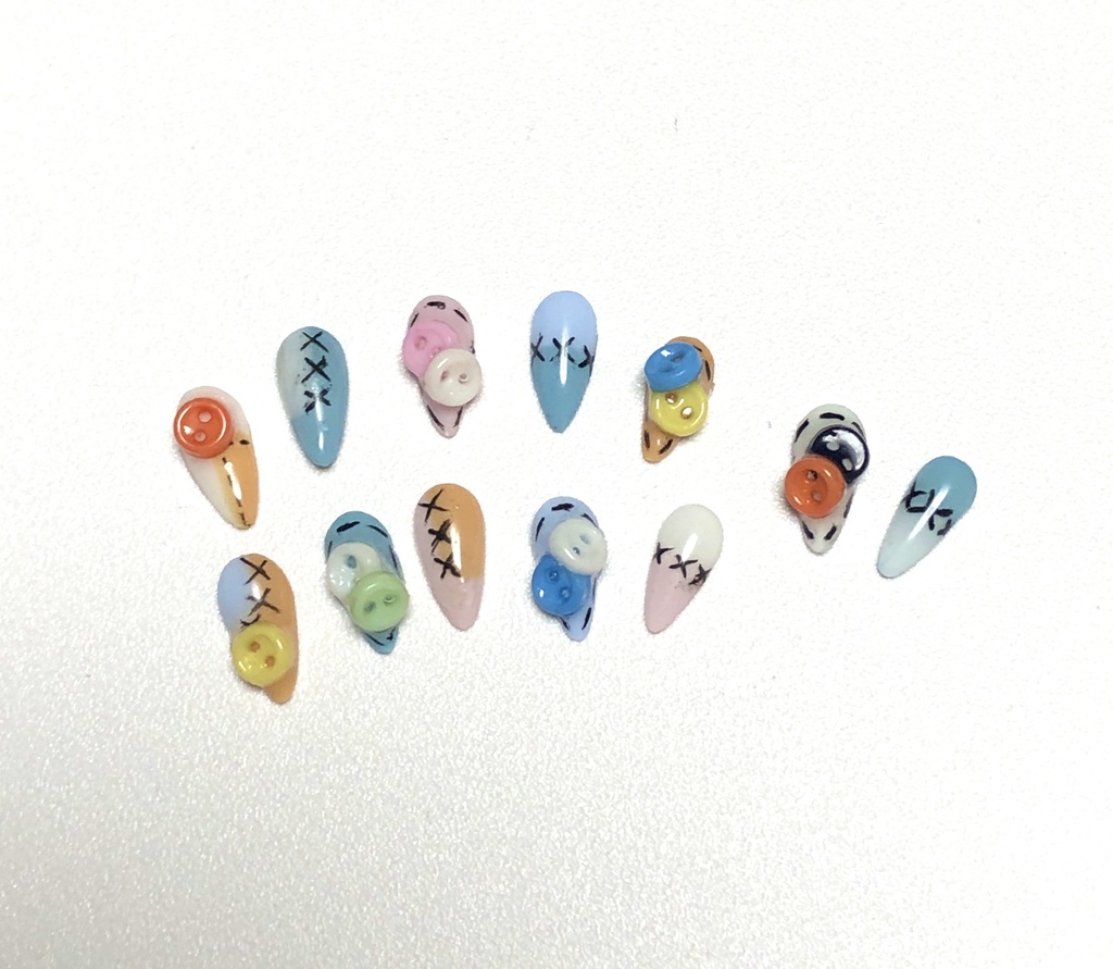 No-32ドール用ボタンデザインネイルチップ
