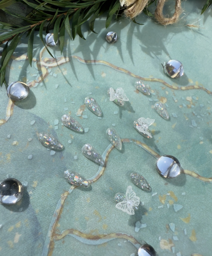 NO-44匿名発送ドール用ネイルチップ クリア蝶々