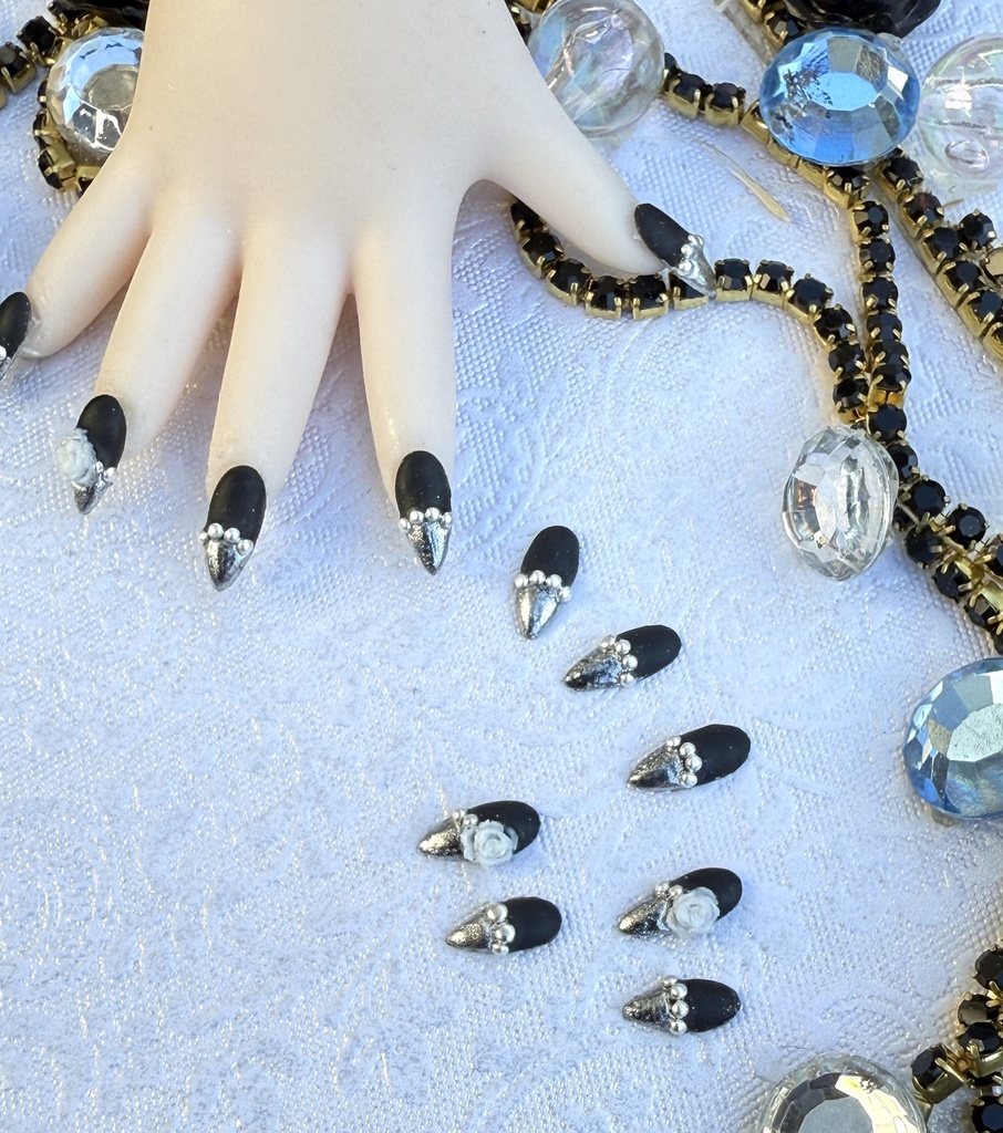 NO-49匿名発送ドールネイル　マットブラック×メタル