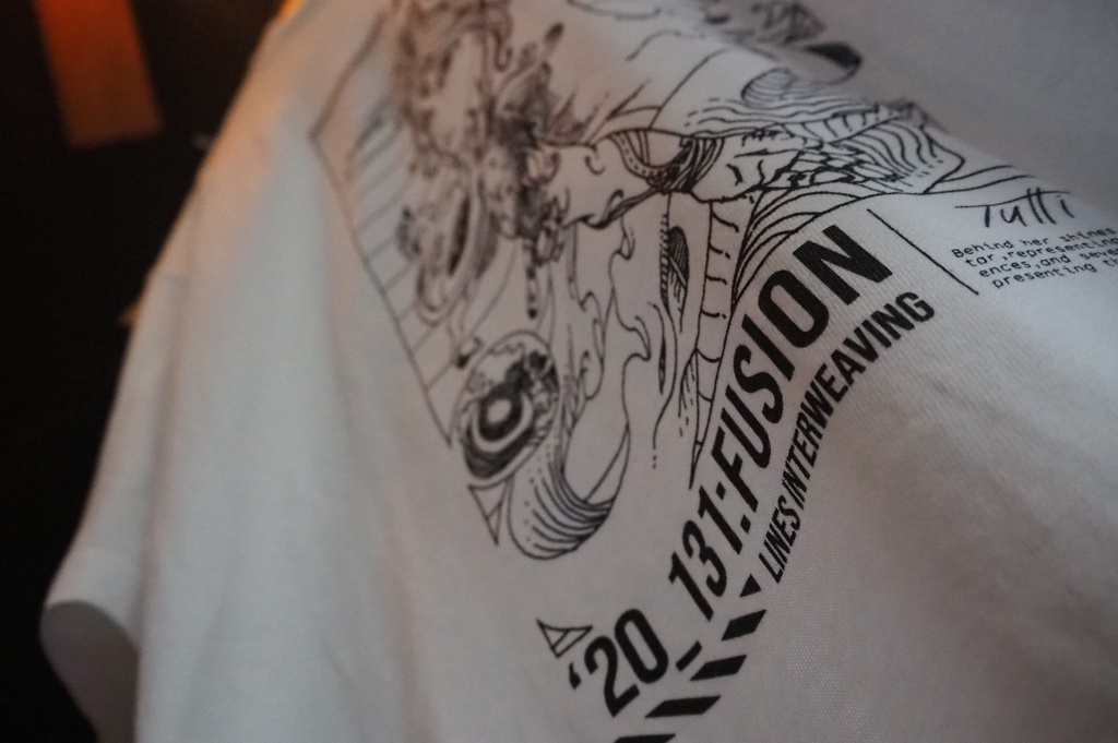 FUSION WHITE Unisex T-Shirt