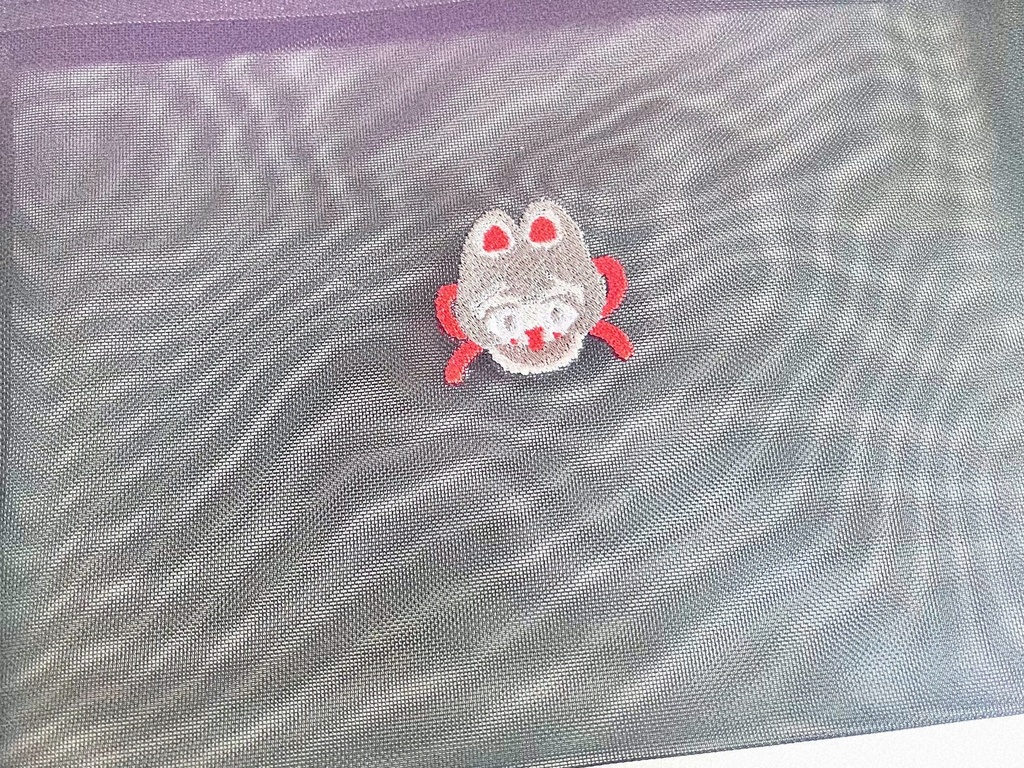 刺繍メッシュポーチ