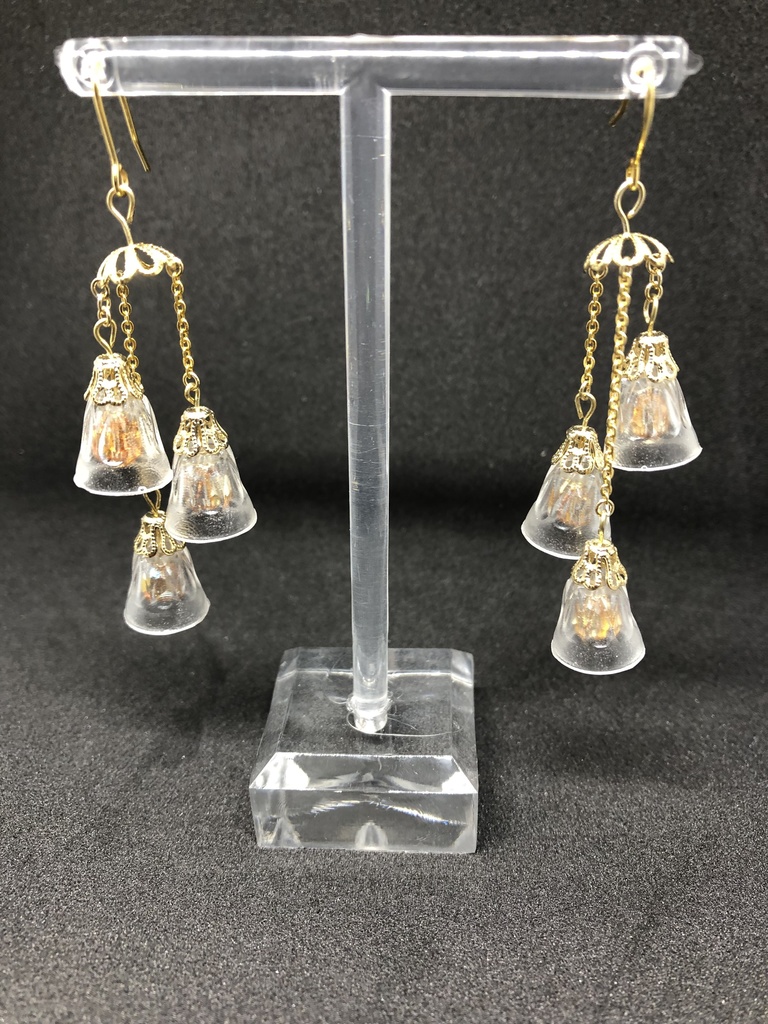 3連ペンダントライトピアス