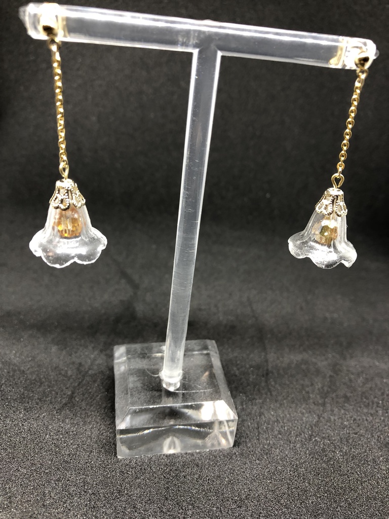 ペンダントライトピアス