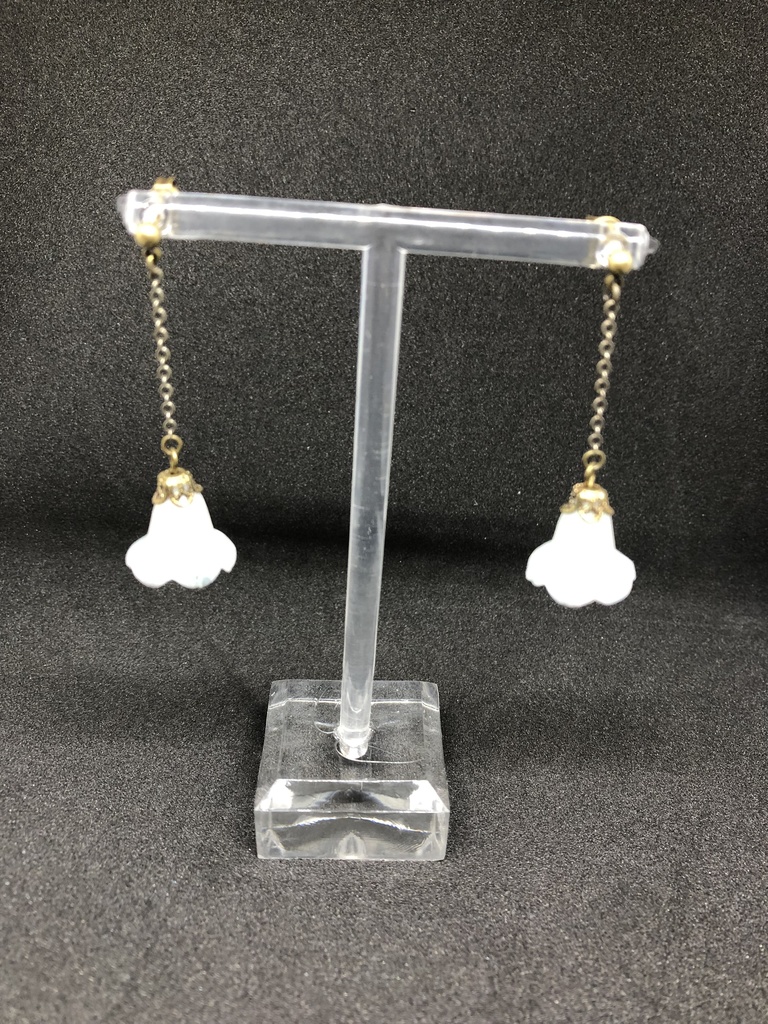 アンティーク風ペンダントライトピアス