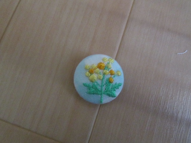 クルミボタンヘアゴムORブローチ