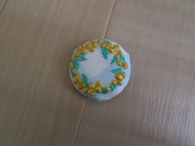 クルミボタンヘアゴムORブローチ