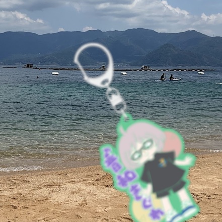 【音和まぐれ生誕祭・活動1周年記念】<<ラバーストラップ(京アニ音楽祭Tシャツ)>>