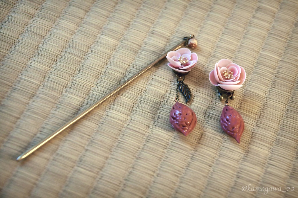 桃の種と貝の花のかんざし