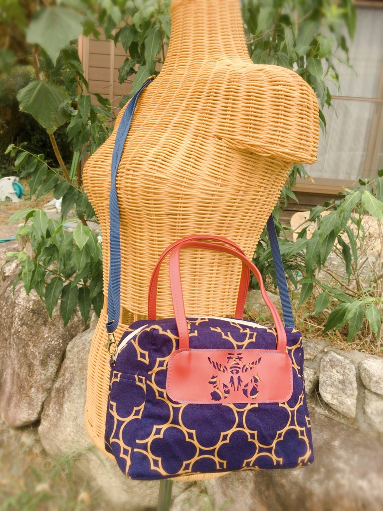 お稲荷さんのハンドバッグ