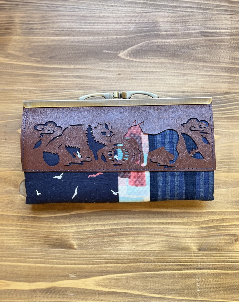 狐と狸の長財布