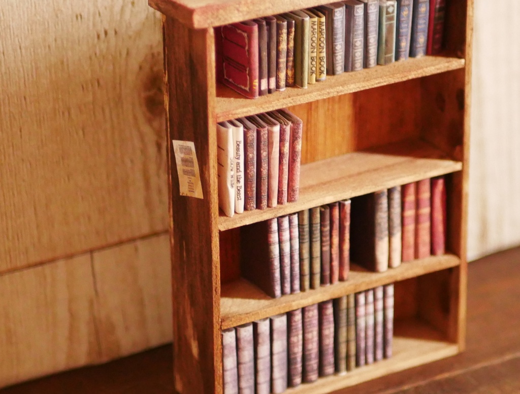 ミニチュア本棚と洋書