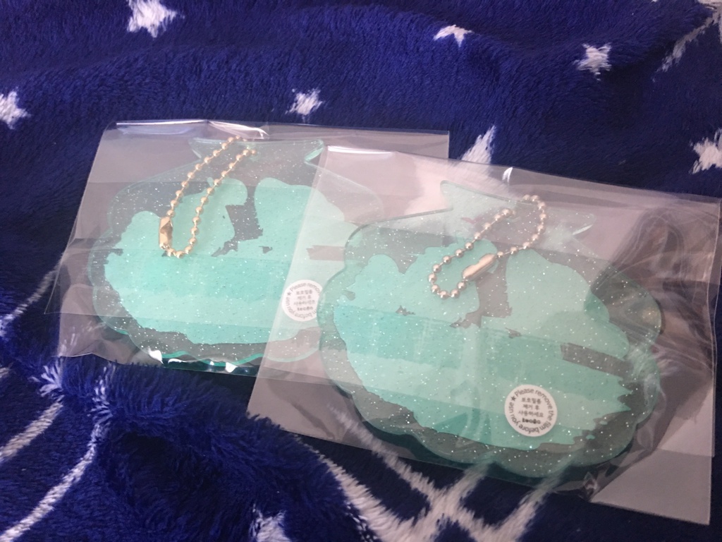 至万グリッターアクリルキーホールダ