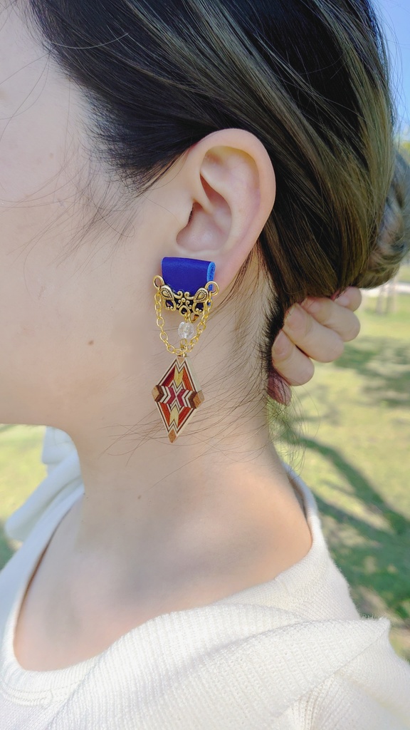 章飾イヤリング‐金