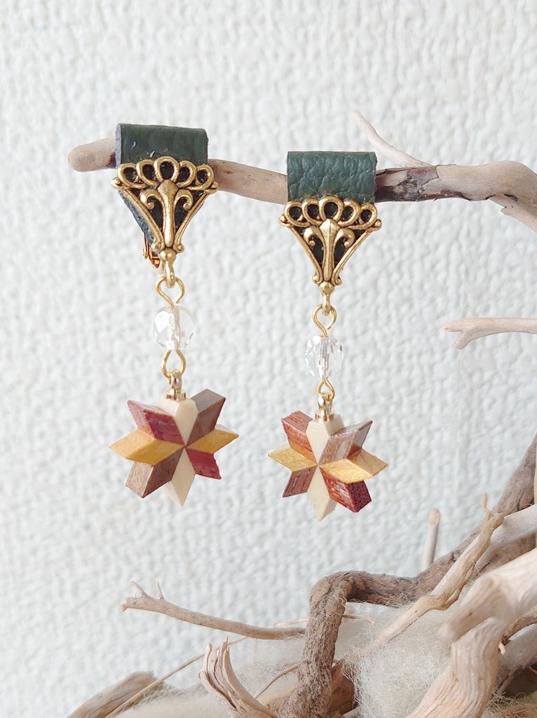 章飾イヤリング‐金