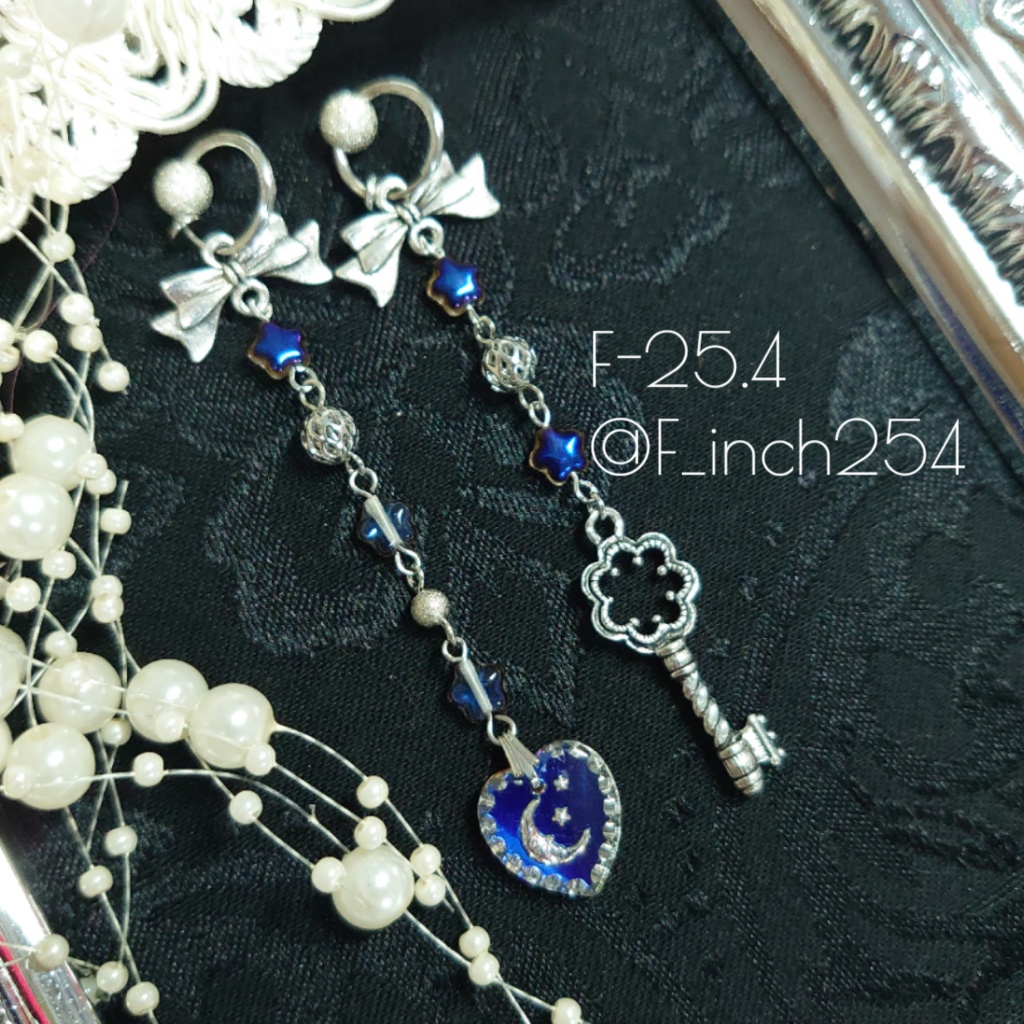 秘密の鍵イヤリング 💜My Midnight Moon」