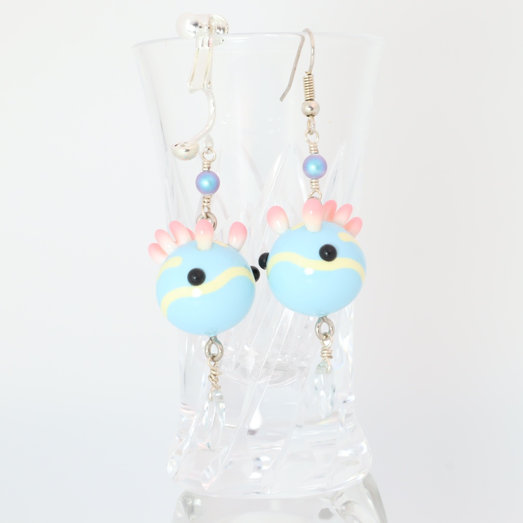 うみうすし イヤリング/ピアス パステルアオウミウシ ドロップビーズ