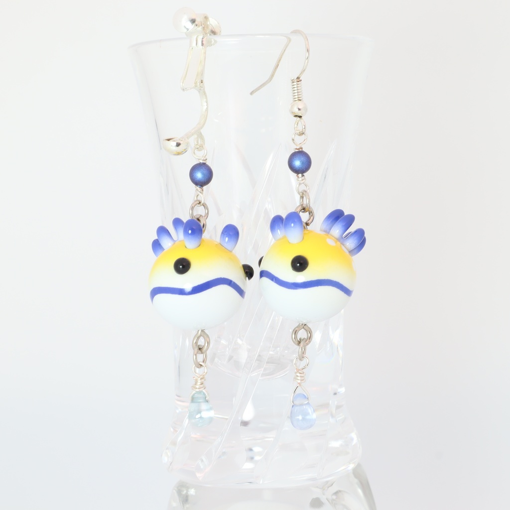 うみうすし イヤリング/ピアス エラフリイロウミウシ ドロップビーズ