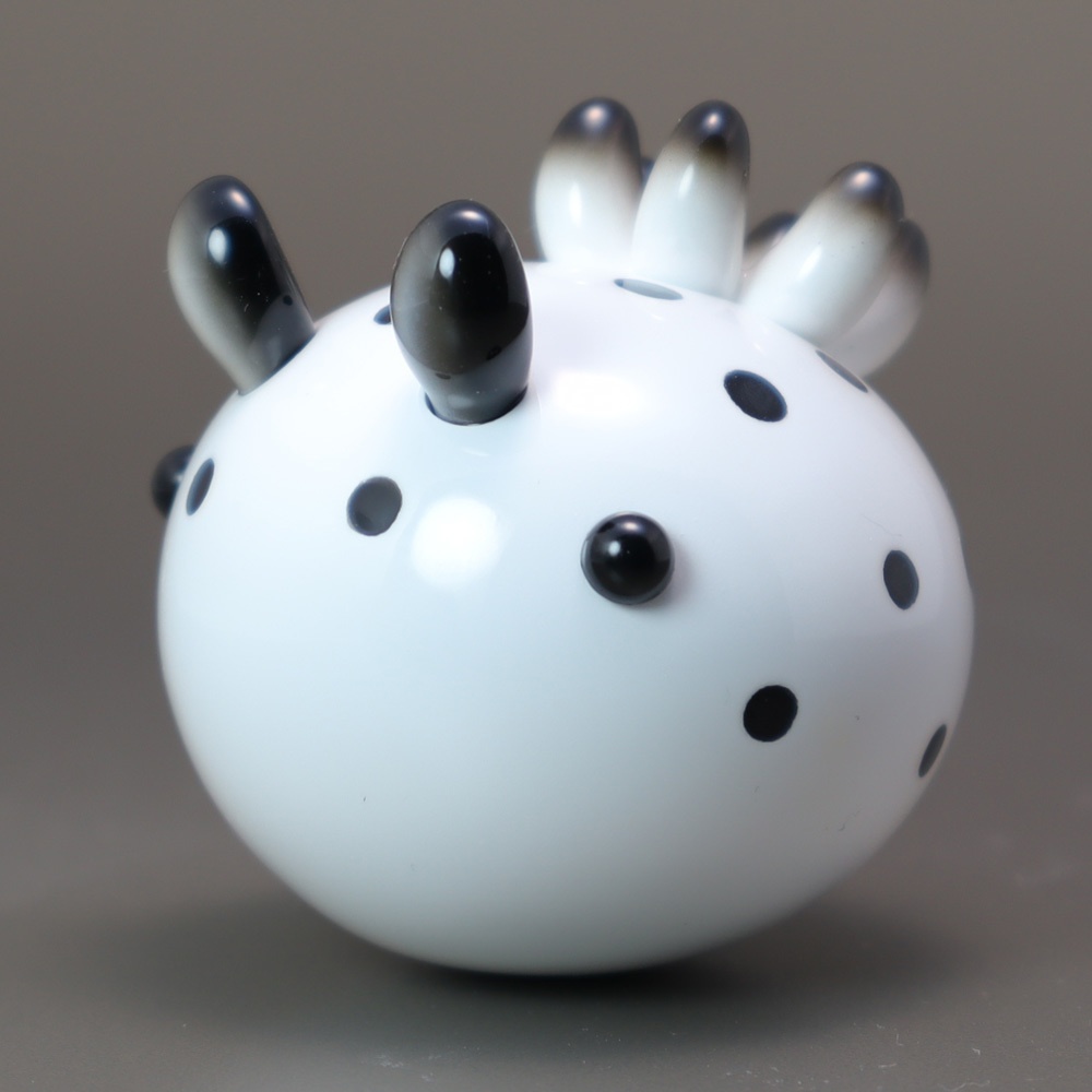 ゴマフビロードウミウシ レジンフィギュア【うみうすし】