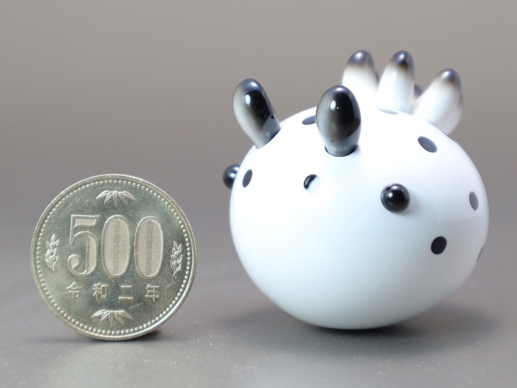 ゴマフビロードウミウシ レジンフィギュア【うみうすし】