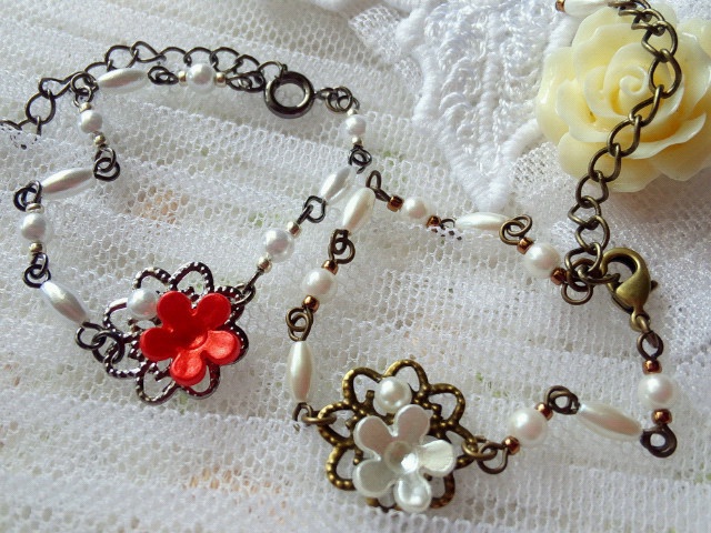 小花とパールのドール用チョーカー