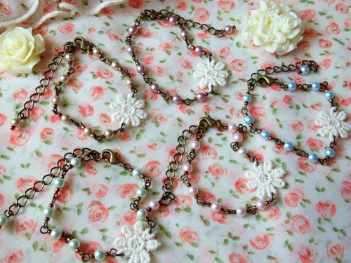 お花レースとラメパールのドール用チョーカー