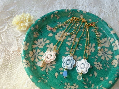 小花レースとCZ雫のドール用ネックレス