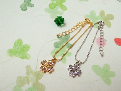 ラインストーンクローバーのドール用ネックレス②