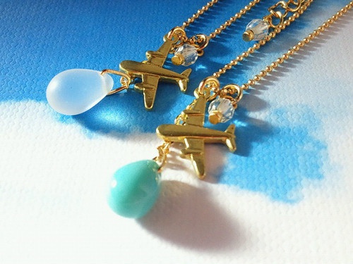 飛行機と空色ドロップのドール用ネックレス