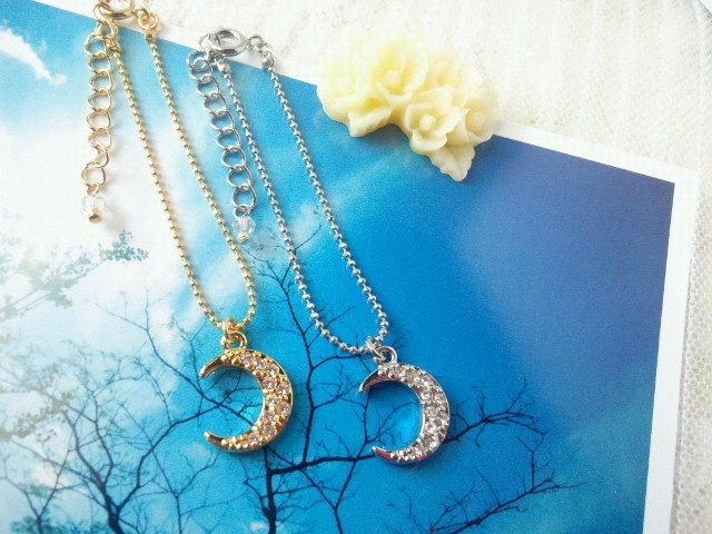 ラインストーンムーンのドール用ネックレス