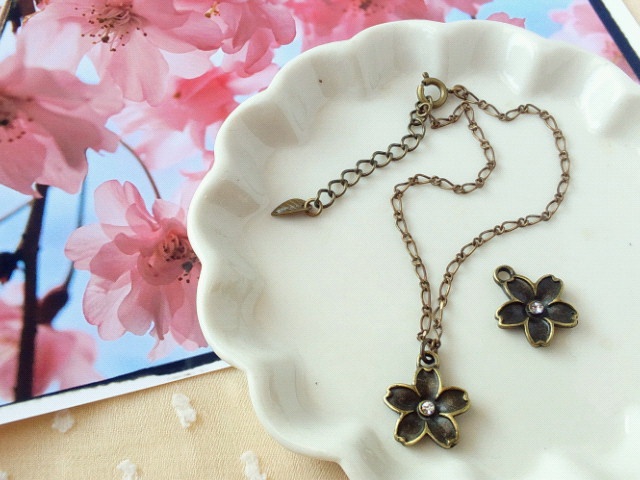 ラインストーン金古美桜のドール用ネックレス