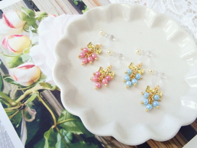 リボンとビーズのドール用しゃらんらノンホールピアス